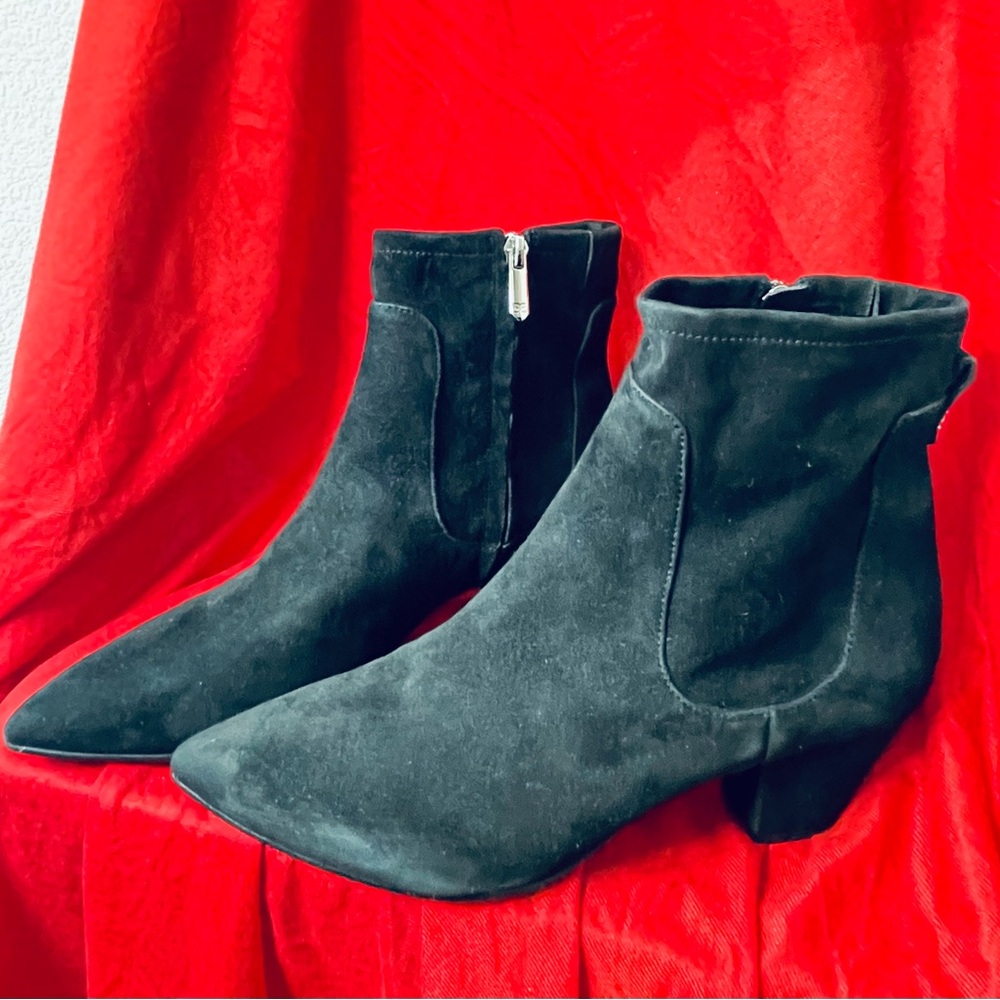 Sam Edelman “Karlee” Suede Booties, size 8, Black, in Excellent Condition